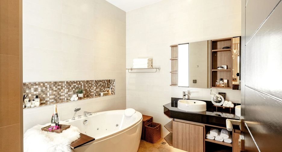 For sale 5 bedrooms house in Mueang Chiang Mai, Chiang Mai