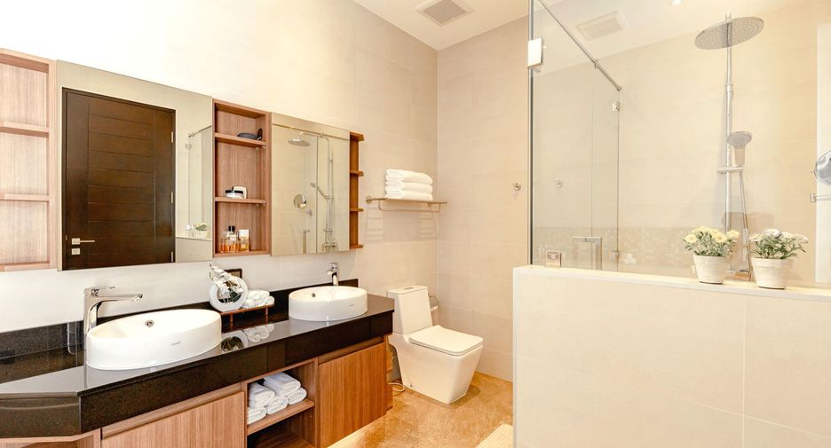 For sale 5 bedrooms house in Mueang Chiang Mai, Chiang Mai