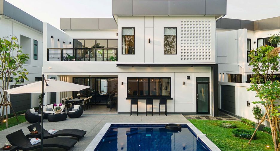 For sale 4 bedrooms house in Mueang Chiang Mai, Chiang Mai