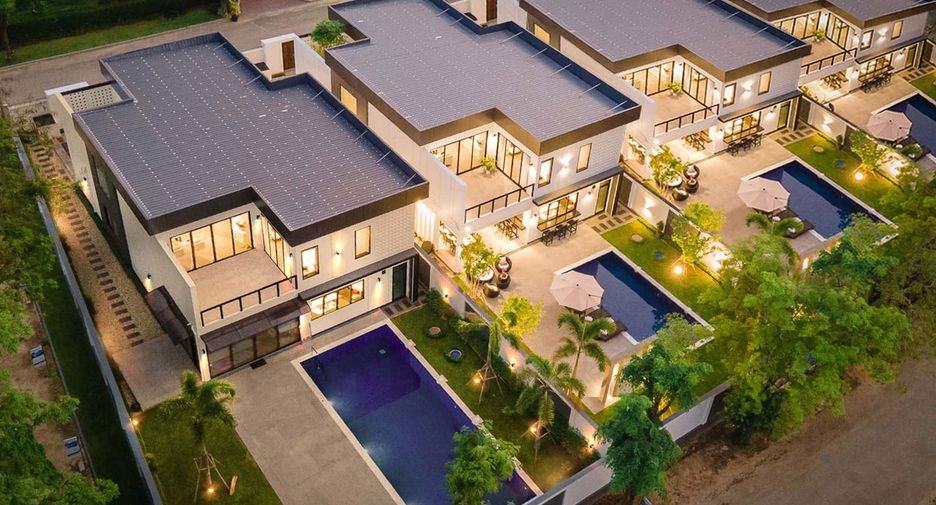 For sale 4 bedrooms house in Mueang Chiang Mai, Chiang Mai