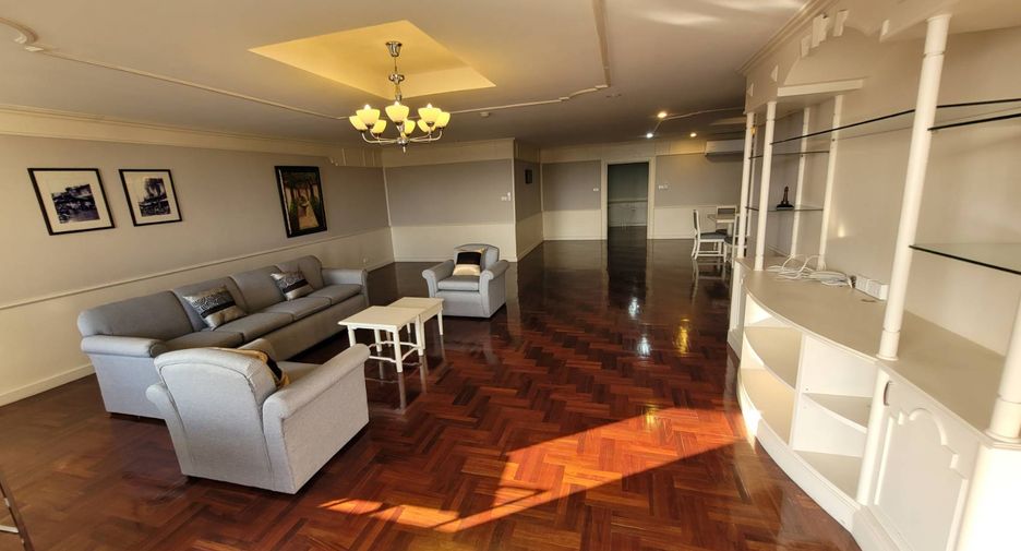 For rent 3 bedrooms condo in Watthana, Bangkok
