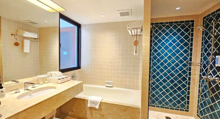 For rent 2 bedrooms condo in Sathon, Bangkok