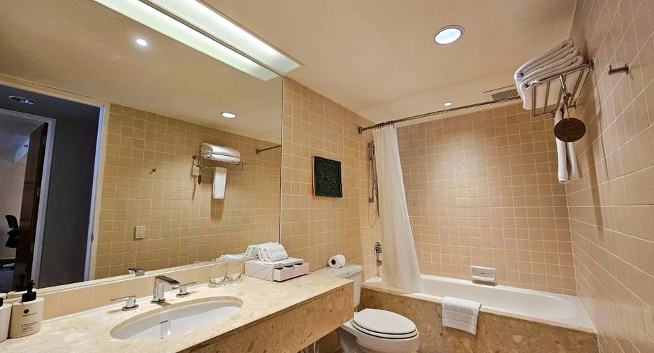 For rent 2 bedrooms condo in Sathon, Bangkok
