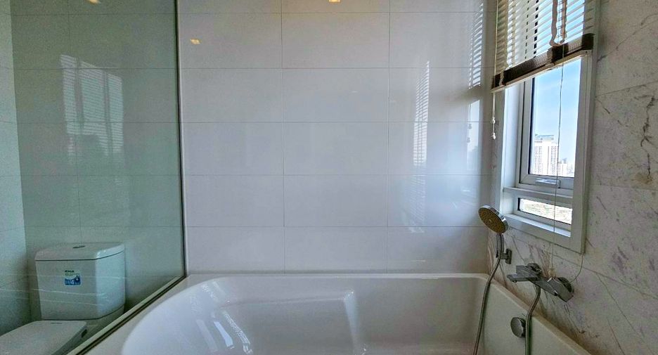 For rent and for sale 2 bedrooms condo in Watthana, Bangkok