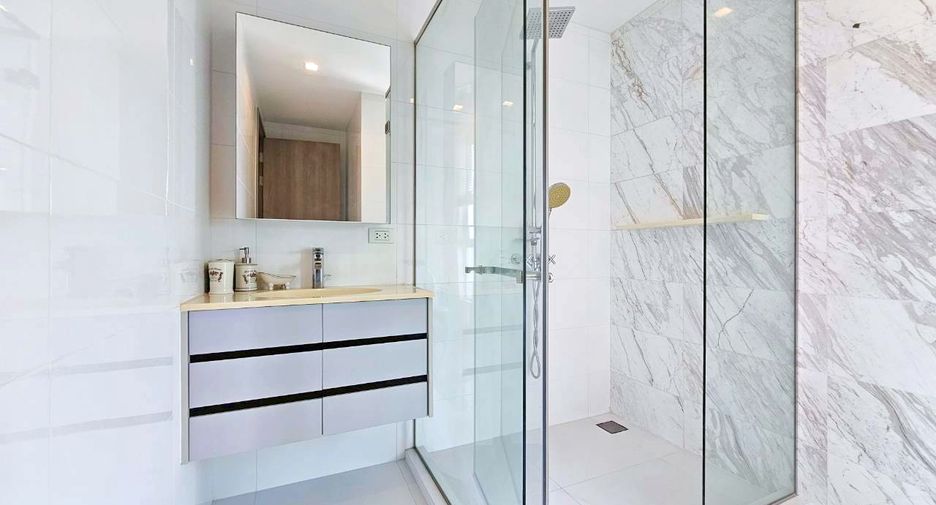 For rent and for sale 2 bedrooms condo in Watthana, Bangkok