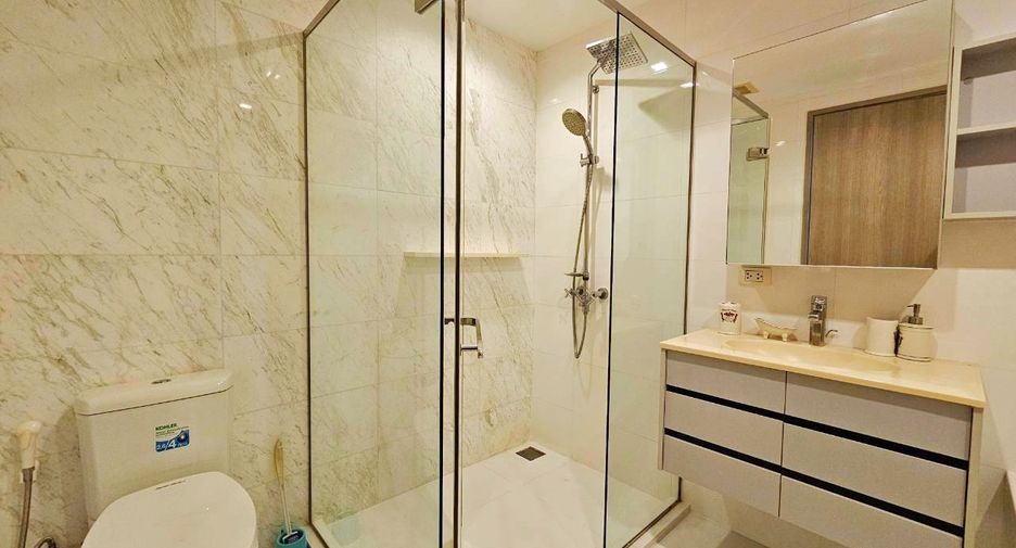 For rent and for sale 1 bed condo in Watthana, Bangkok