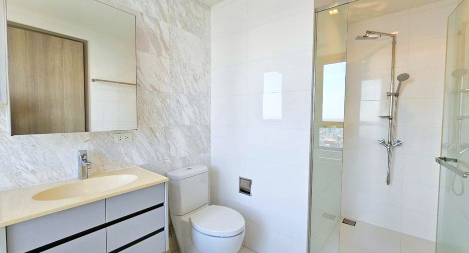 For rent and for sale 2 bedrooms condo in Watthana, Bangkok