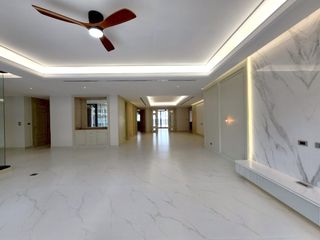 For rent 4 bedrooms condo in Watthana, Bangkok