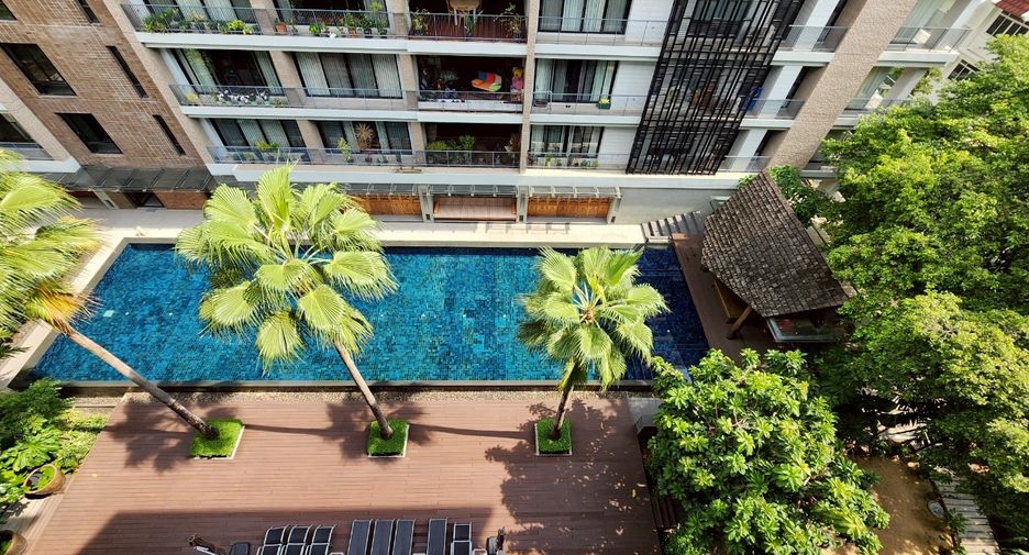 For rent 4 bedrooms condo in Watthana, Bangkok