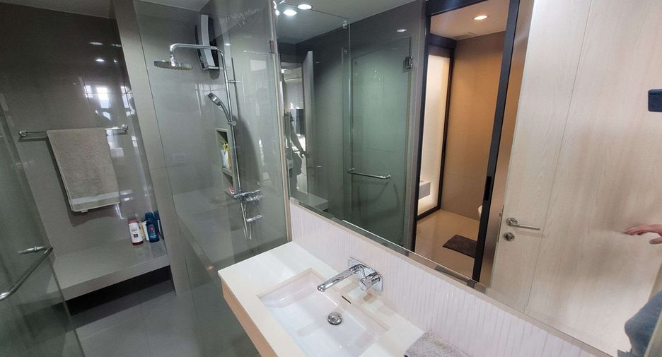 À louer et à vendre 1 chambre condo à Khlong Toei, Bangkok