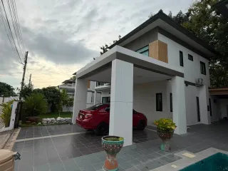 Villa zur Miete mit 8 Zimmer in Bang Lamung, Chonburi