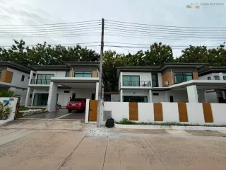 Villa zur Miete mit 8 Zimmer in Bang Lamung, Chonburi