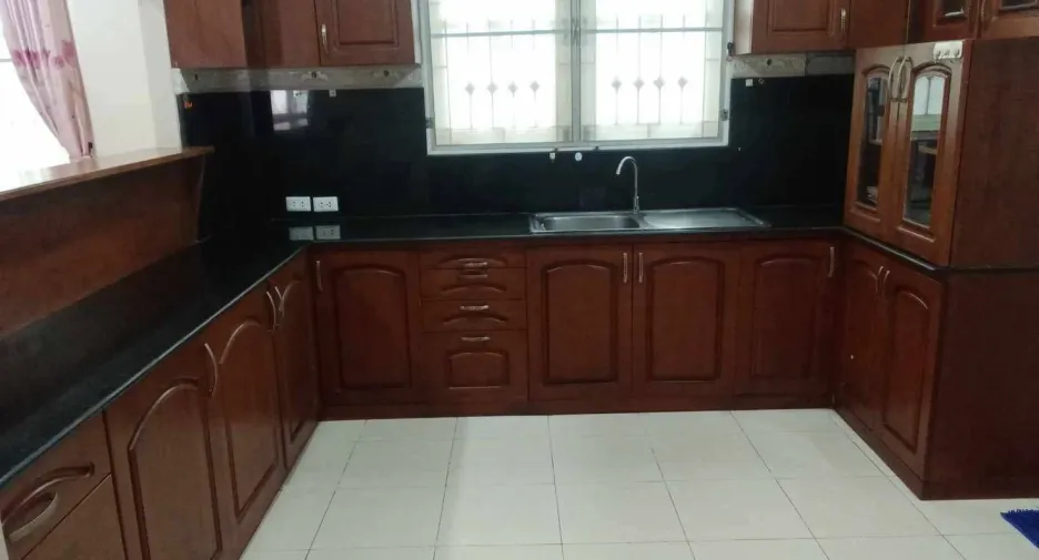 À vendre 2 chambres maison à Jomtien, Pattaya