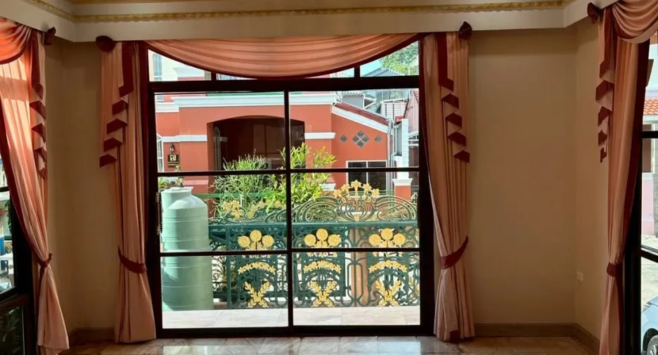À louer 4 chambres maison à Bang Lamung, Chonburi