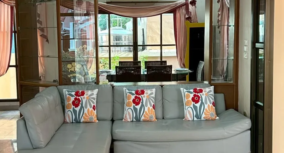 À louer 4 chambres maison à Bang Lamung, Chonburi
