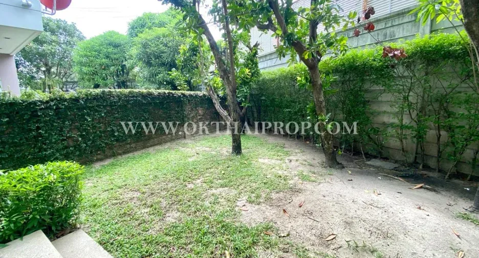 出售 3 卧室 独立屋 在 Mueang Pathum Thani, Pathum Thani