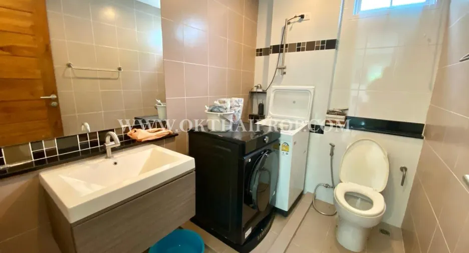 出售 3 卧室 独立屋 在 Mueang Pathum Thani, Pathum Thani