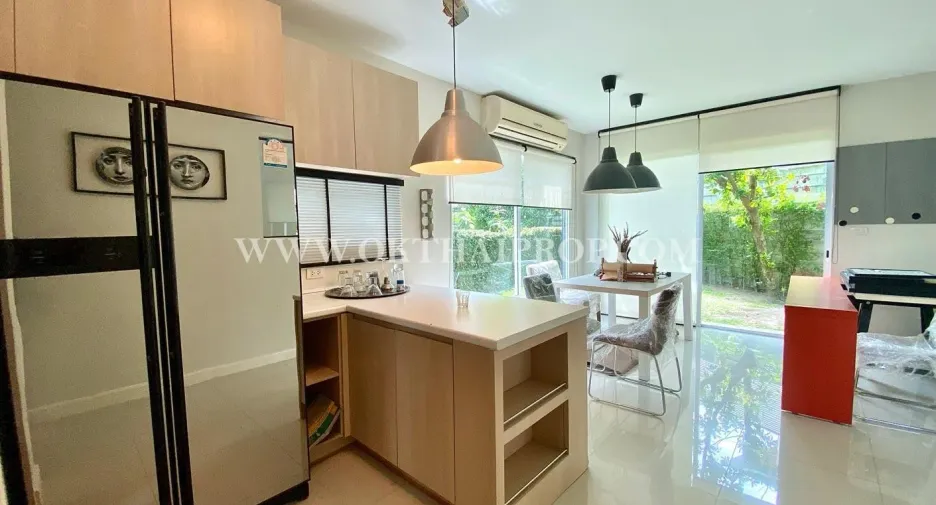 出售 3 卧室 独立屋 在 Mueang Pathum Thani, Pathum Thani