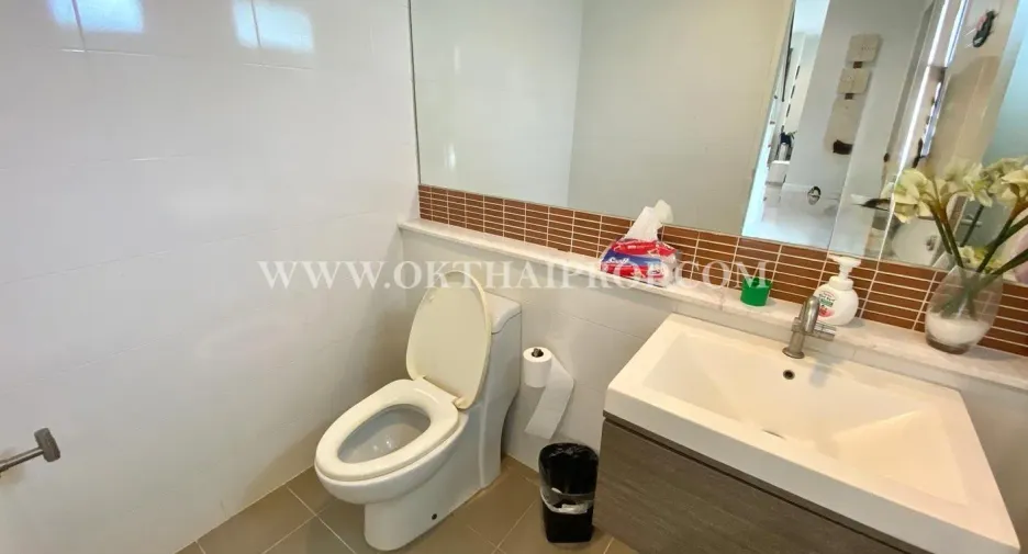 出售 4 卧室 独立屋 在 Mueang Pathum Thani, Pathum Thani