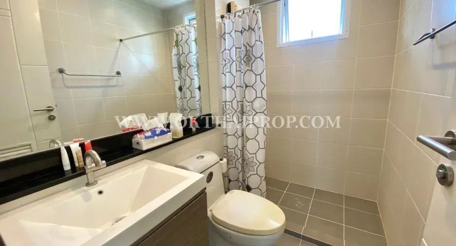 出售 4 卧室 独立屋 在 Mueang Pathum Thani, Pathum Thani