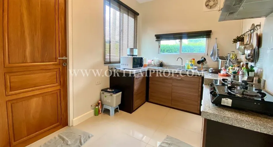 出售 4 卧室 独立屋 在 Mueang Pathum Thani, Pathum Thani