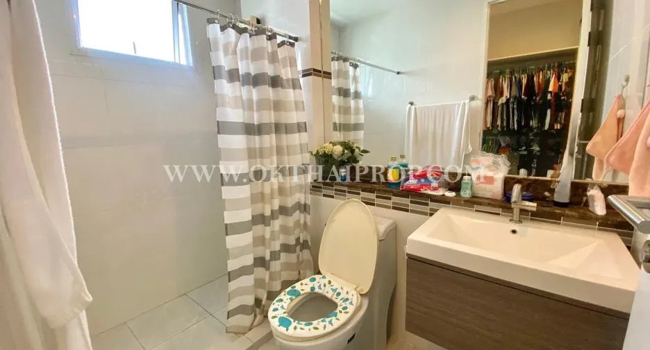 出售 4 卧室 独立屋 在 Mueang Pathum Thani, Pathum Thani