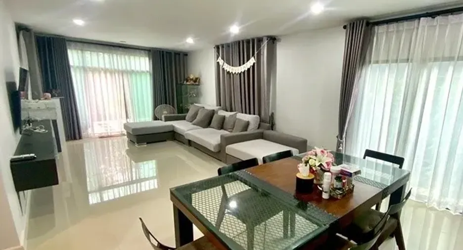 For rent 3 bedrooms house in Lat Lum Kaeo, Pathum Thani