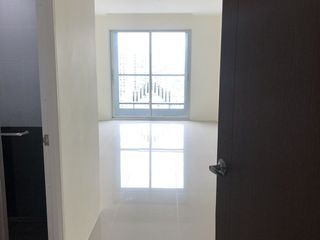 For sale studio condo in Suan Luang, Bangkok