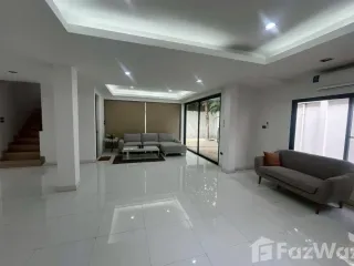 For sale 3 ベッドルーム house in Watthana, Bangkok