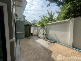 For sale 3 ベッドルーム house in Watthana, Bangkok