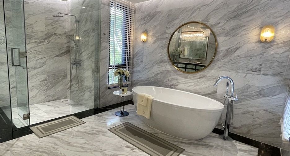 For sale 5 ベッドルーム house in Saphan Sung, Bangkok