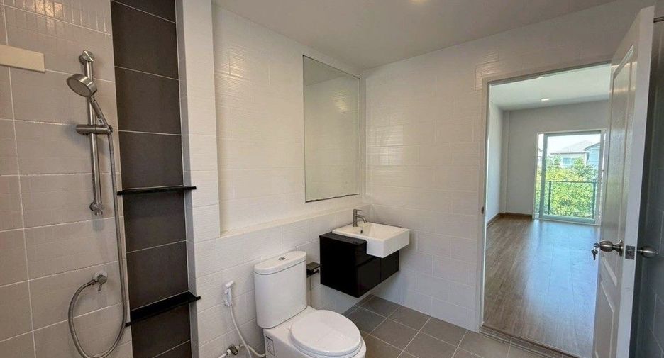 Haus zum Kauf mit 4 Zimmer in Phra Samut Chedi, Samut Prakan