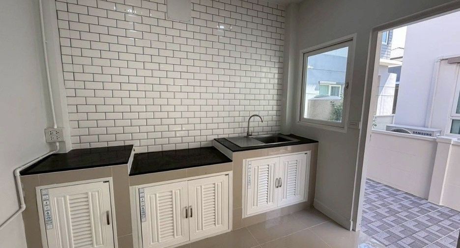 Haus zum Kauf mit 4 Zimmer in Phra Samut Chedi, Samut Prakan
