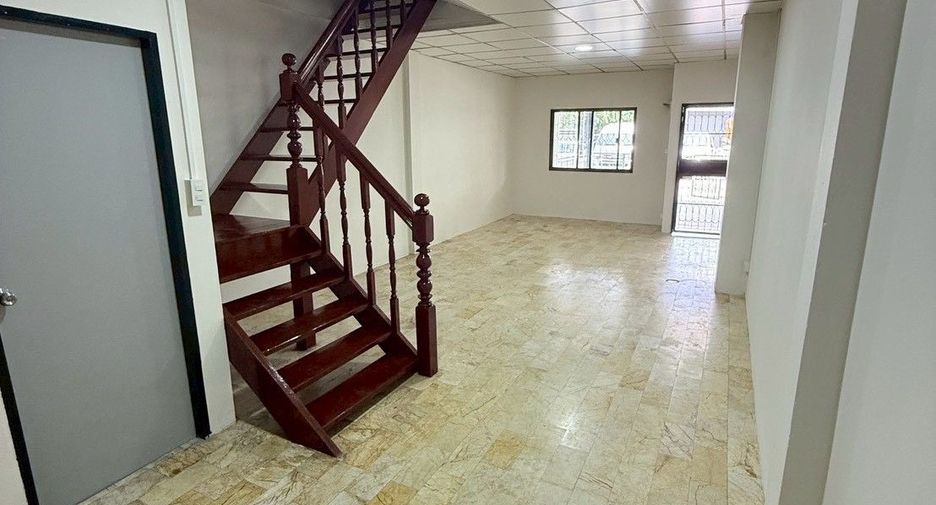 Casa adosada en venta de 1 habitaciones en Khlong Sam Wa, Bangkok