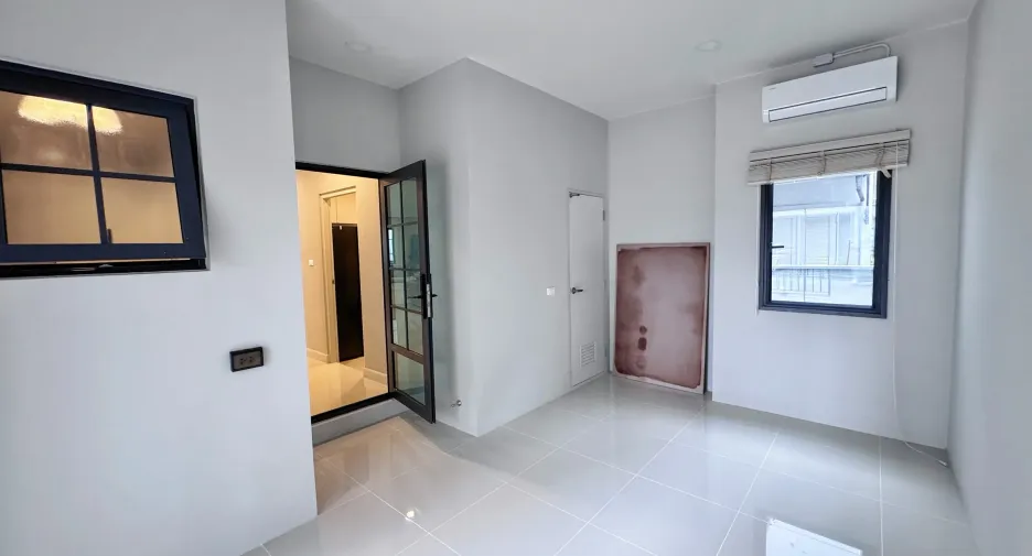 À louer 4 chambres maison à Bang Phli, Samut Prakan