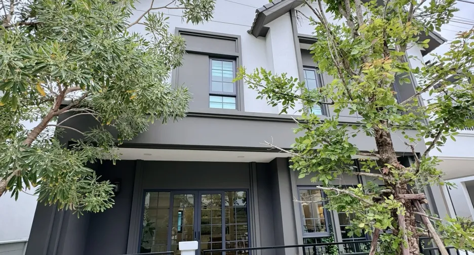 À louer 4 chambres maison à Bang Phli, Samut Prakan