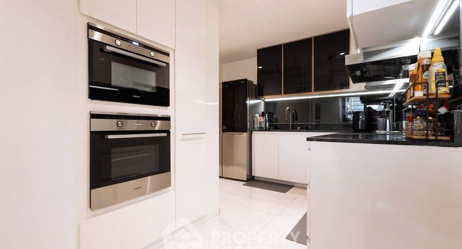 À louer et à vendre 3 chambres condo à Watthana, Bangkok