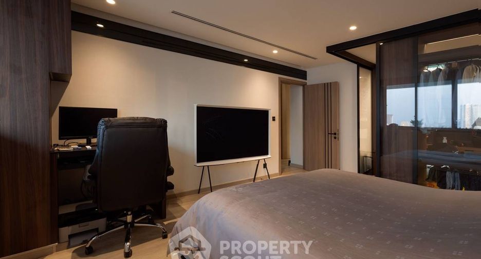 À louer et à vendre 3 chambres condo à Watthana, Bangkok