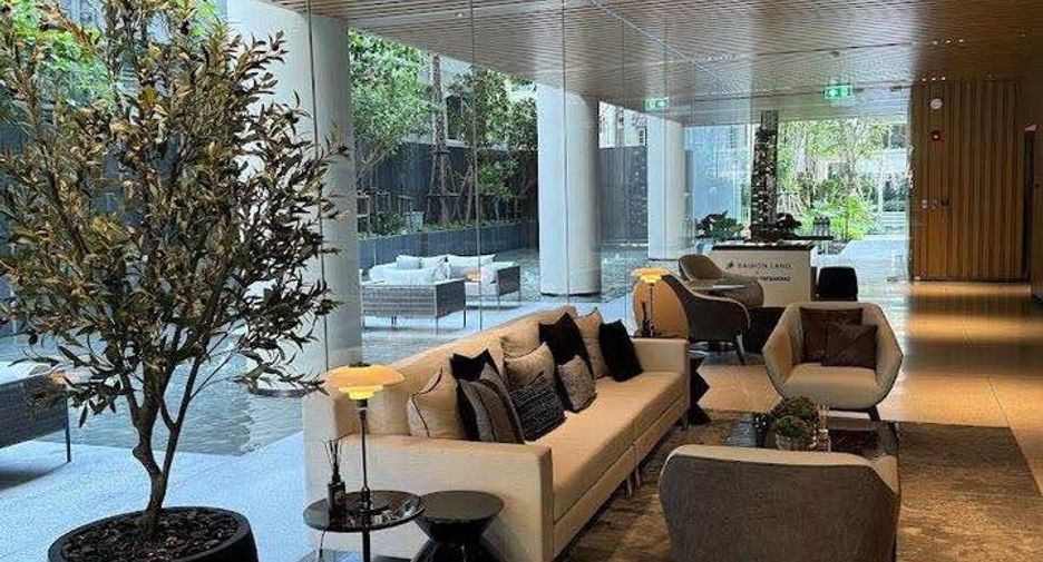For rent 2 bedrooms condo in Sathon, Bangkok