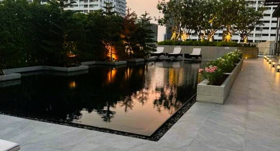 Condo en alquiler y en venta de 3 habitaciones en Watthana, Bangkok