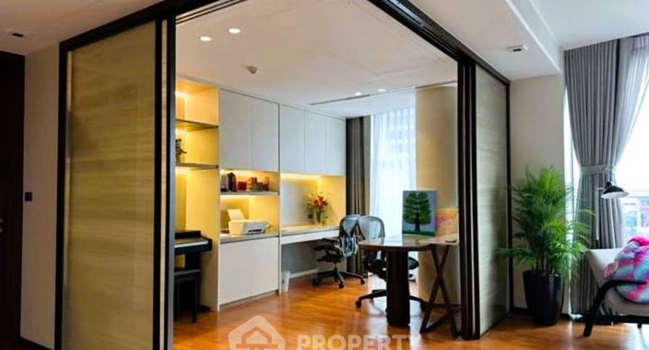 Condo en alquiler y en venta de 3 habitaciones en Watthana, Bangkok