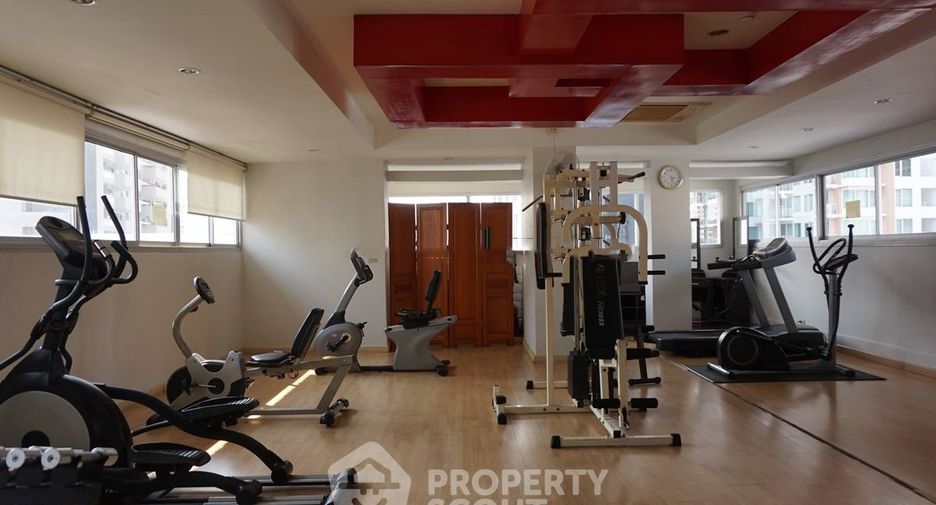 For sale 2 bedrooms condo in Khlong Toei, Bangkok