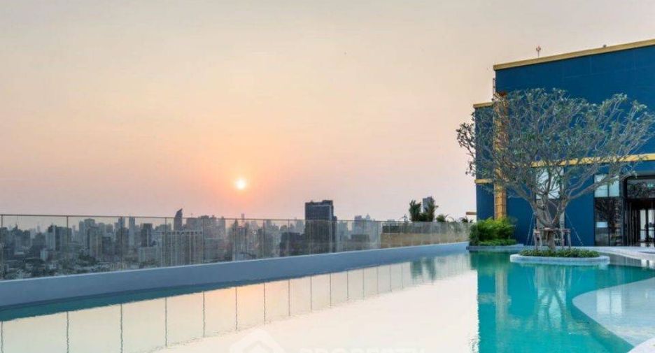 For rent 2 bedrooms condo in Khlong Toei, Bangkok
