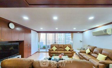 For sale 3 bedrooms condo in Khlong Toei, Bangkok