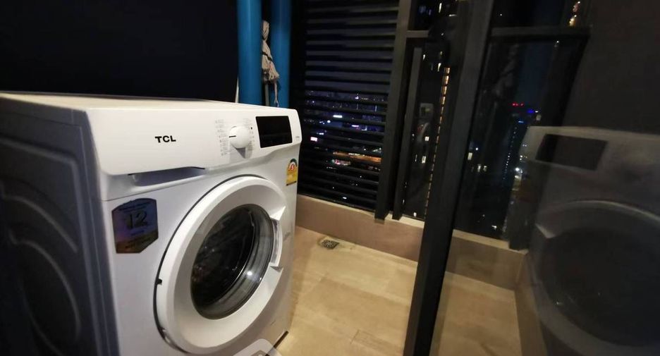 Продажа 2 спальни кондо в Хуаи Кхщанг, Бангкок