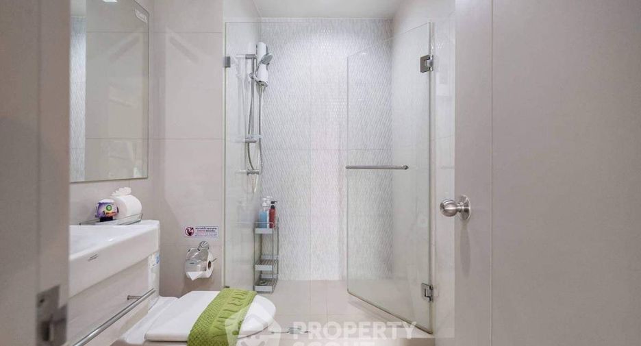 For sale 2 bedrooms condo in Khlong Toei, Bangkok