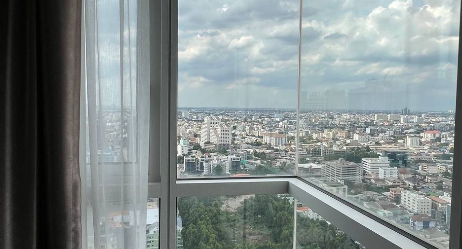 À vendre 2 chambres condo à Huai Khwang, Bangkok