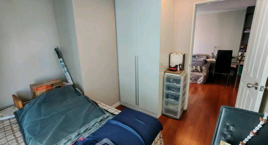 For sale 2 bedrooms condo in Huai Khwang, Bangkok