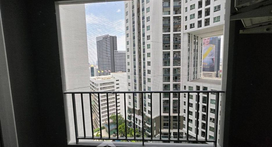 À vendre 2 chambres condo à Huai Khwang, Bangkok