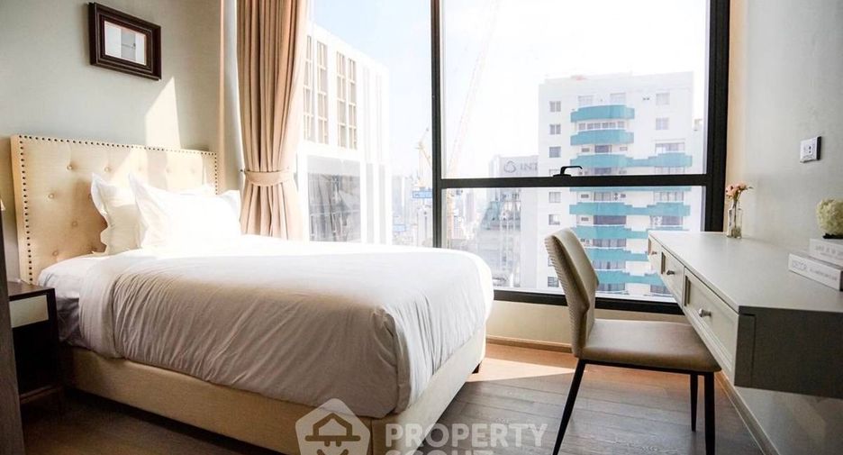 For sale 3 bedrooms condo in Khlong Toei, Bangkok